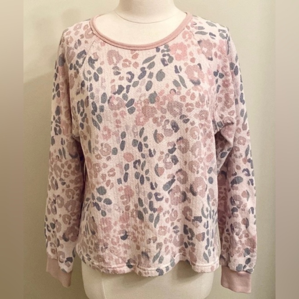 Skies Are Blue Pink Gray Leopard Print L Trendy Designer Boho Casual Sweatshirt
